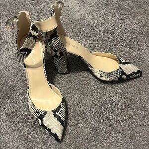 Nine West Women's Black and White Snake Print Heels